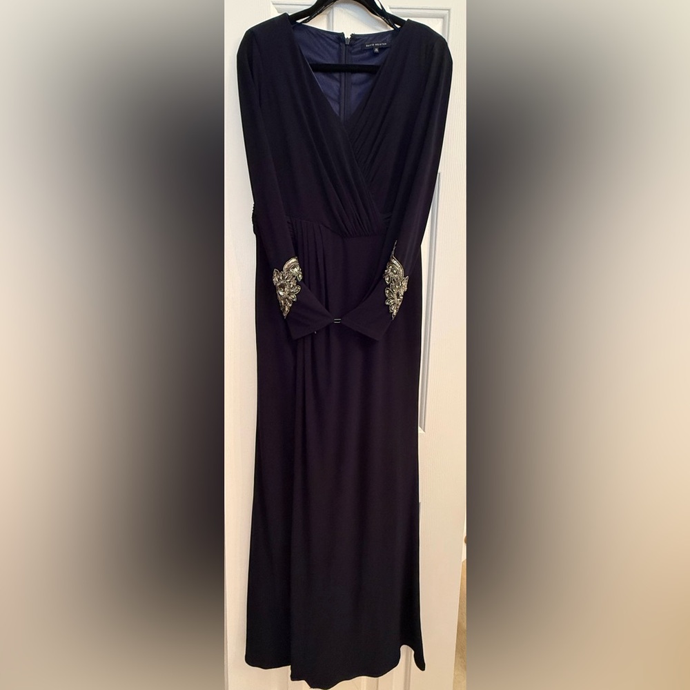 David Meister Elegant navy blue gown with Accent sleeves